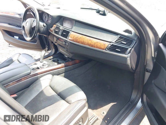 2013 BMW X5 xDrive50i with VIN 5UXZV8C58D0C16717, listed as a IAAI auction lot 42627144 with 165,724 mi miles and . Bid and sale history available at DreamBid. Image 5.