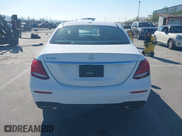 2019 Mercedes-Benz E 300 with VIN WDDZF4JB1KA686212, listed as a IAAI auction lot 41891840 with 30,088 mi miles and . Bid and sale history available at DreamBid. Image 17.