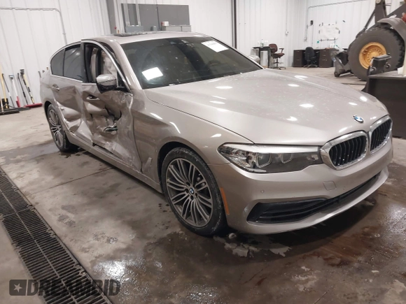 2019 BMW 5 Series 540i xDrive with VIN WBAJE7C58KWW24695, listed as a IAAI auction lot 41346095 with 65,374 mi miles and . Bid and sale history available at carsss.com. Image 1.
