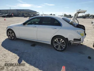 2019 Mercedes-Benz C 300 with VIN 55SWF8DB0KU304290, listed as a Copart auction lot 89271205 with 16,230 mi miles and Salvage Title. Bid and sale history available at DreamBid. Image 2.