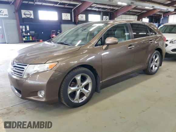 2010 Toyota Venza z VIN 4T3BK3BB7AU028510, wystawiony jako Copart lot #57777535 z przebiegiem 180 343 mil mil oraz Czysty tytuł • Clean title. Historia ofert i sprzedaży dostępna na DreamBid. Obrazek 1.