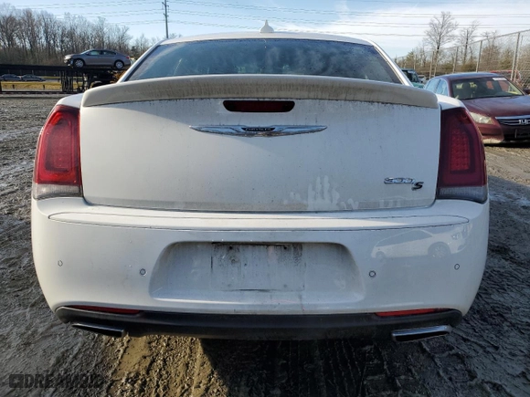 2018 Chrysler 300 with VIN 2C3CCABGXJH266762, listed as a Copart auction lot 44382475 with 114,510 mi miles and Salvage Title. Bid and sale history available at carsss.com. Image 6.