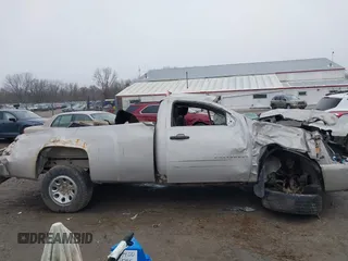 2009 Chevrolet Silverado 1500 with VIN 1GCEC24C69Z138132, listed as a IAAI auction lot 41209078 with 171,422 mi miles and . Bid and sale history available at DreamBid. Image 12.
