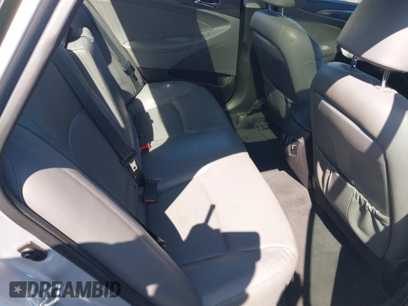 2012 Hyundai Sonata Hybrid z VIN KMHEC4A42CA054710, wystawiony jako IAAI lot #41871775 z przebiegiem Nie podano mil oraz . Historia ofert i sprzedaży dostępna na DreamBid. Obrazek 8.