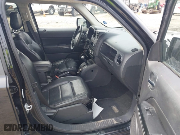 2010 Jeep Patriot Limited with VIN 1J4NF4GB7AD503841, listed as a IAAI auction lot 41992088 with 163,575 mi miles and . Bid and sale history available at carsss.com. Image 5.