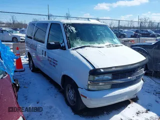 2003 Chevrolet Astro with VIN 1GNDM19X83B146495, listed as a IAAI auction lot 41513124 with 154,396 mi miles. Bid and sale history available at carsss.com. Image 1.