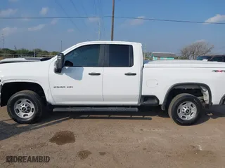 2021 Chevrolet Silverado 2500HD Work Truck with VIN 1GC2YLE73MF250957, listed as a IAAI auction lot 41168905 with 45,797 mi miles. Bid and sale history available at carsss.com. Image 14.