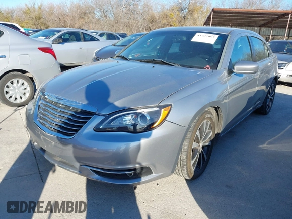2013 Chrysler 200 Limited with VIN 1C3CCBCG4DN522524, listed as a IAAI auction lot 41732097 with 120,345 mi miles and . Bid and sale history available at DreamBid. Image 2.