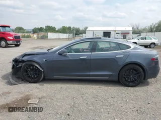 2019 Tesla Model S 75D with VIN 5YJSA1E22KF300407, listed as a IAAI auction lot 40034839 with 59,178 mi miles and . Bid and sale history available at DreamBid. Image 13.