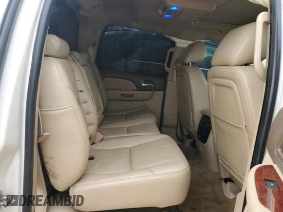 2013 Chevrolet Avalanche LTZ z VIN 3GNTKGE72DG115116, wystawiony jako Copart lot #54606845 z przebiegiem 239 460 mil mil oraz Czysty tytuł • Clean title. Historia ofert i sprzedaży dostępna na DreamBid. Obrazek 10.