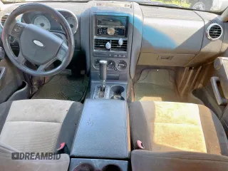2007 Ford Explorer Sport Trac Limited z VIN 1FMEU53K07UB38463, wystawiony jako Copart lot #52647135 z przebiegiem Nie podano mil oraz Czysty tytuł • Clean title. Historia ofert i sprzedaży dostępna na DreamBid. Obrazek 9.