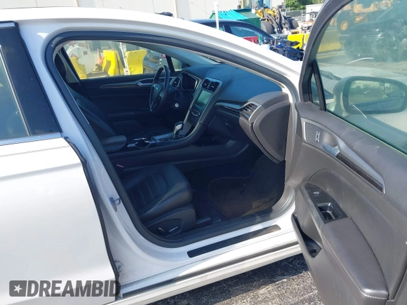 2014 Ford Fusion SE with VIN 3FA6P0HD5ER273039, listed as a IAAI auction lot 42221553 with 82,755 mi miles and . Bid and sale history available at DreamBid. Image 5.