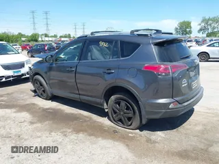 2018 Toyota RAV4 LE с VIN JTMBFREVXJJ745379, выставлен на аукционе IAAI как лот 42269832 с пробегом Не указан миль и . История ставок и продаж доступна на DreamBid. Изображение 3.