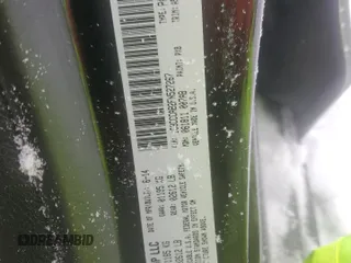 2015 Chrysler 200 Limited z VIN 1C3CCCAB2FN527267, wystawiony jako Copart lot #58697625 z przebiegiem 142 170 mil mil oraz Szkoda całkowita • Salvage title. Historia ofert i sprzedaży dostępna na DreamBid. Obrazek 14.