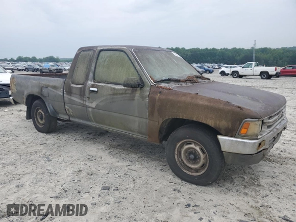 1989 Toyota Pickup DLX z VIN JT4RN93P5K0008068, wystawiony jako Copart lot #58843695 z przebiegiem 285 895 mil mil oraz Czysty tytuł • Clean title. Historia ofert i sprzedaży dostępna na DreamBid. Obrazek 4.