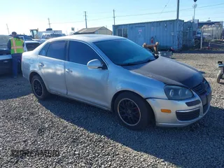 2006 Volkswagen Jetta 2.5L с VIN 3VWSF71KX6M625881, выставлен на аукционе IAAI как лот 41435542 с пробегом 232 897 миль миль и . История ставок и продаж доступна на DreamBid. Изображение 1.