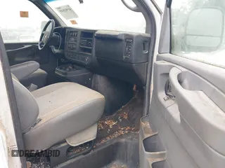 2011 Chevrolet Express Passenger 1LT с VIN 1GAZG1FG1B1104810, выставлен на аукционе IAAI как лот 41902649 с пробегом 16 337 миль миль и . История ставок и продаж доступна на DreamBid. Изображение 5.