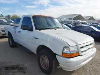 2000 Ford Ranger XL with VIN 1FTYR10V6YPA14644, listed as a IAAI auction lot 41816577 with 252,652 mi miles. Bid and sale history available at carsss.com. Image 1.