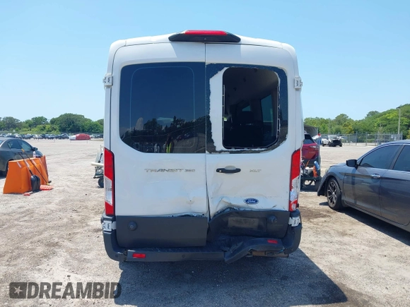 2020 Ford Transit Passenger XL z VIN 1FBAX2C80LKA23515, wystawiony jako IAAI lot #42176965 z przebiegiem 219 360 mil mil oraz . Historia ofert i sprzedaży dostępna na DreamBid. Obrazek 16.