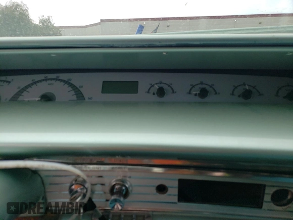 1963 Chevrolet Impala с VIN 31867F316459, выставлен на аукционе Copart как лот 61381854 с пробегом Не указан миль и Списание • Salvage title. История ставок и продаж доступна на DreamBid. Изображение 9.