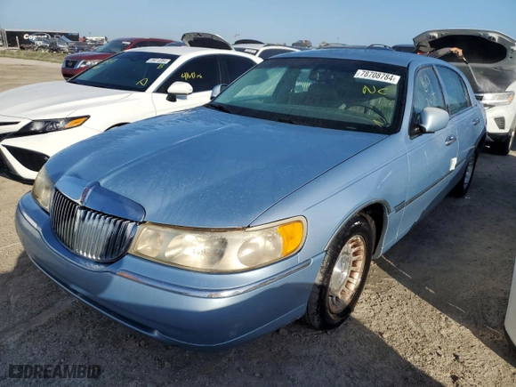 1998 Lincoln Town Car Executive with VIN 1LNFM81W6WY675468, listed as a Copart auction lot 78708784 with 0 mi miles and Non Repairable. Bid and sale history available at carsss.com. Image 1.