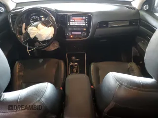 2017 Mitsubishi Outlander GT z VIN JA4JZ4AX4HZ013235, wystawiony jako Copart lot #74299434 z przebiegiem 103 738 mil mil oraz Szkoda całkowita • Salvage title. Historia ofert i sprzedaży dostępna na DreamBid. Obrazek 8.