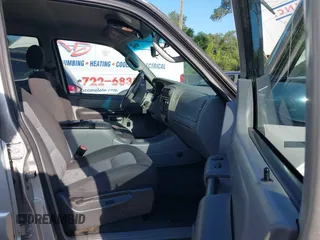 2003 Ford Explorer Sport Trac XLS z VIN 1FMZU67EX3UB19974, wystawiony jako IAAI lot #42563671 z przebiegiem 133 452 mil mil oraz . Historia ofert i sprzedaży dostępna na DreamBid. Obrazek 5.
