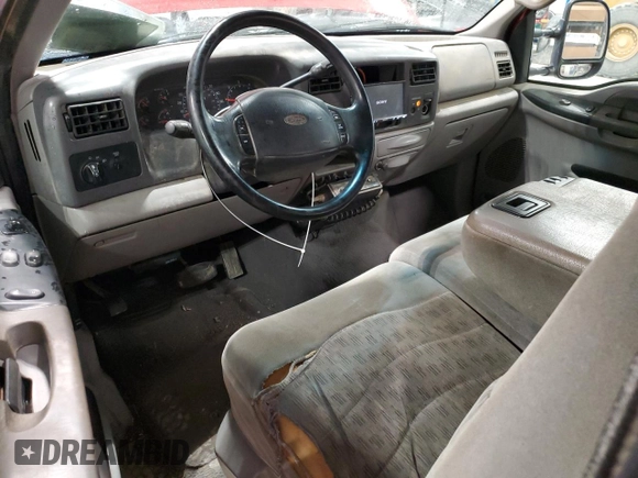 2000 Ford F-250 XL z VIN 1FTNX21S5YEC10427, wystawiony jako Copart lot #59093625 z przebiegiem 111 585 mil mil oraz Szkoda całkowita • Salvage title. Historia ofert i sprzedaży dostępna na DreamBid. Obrazek 8.
