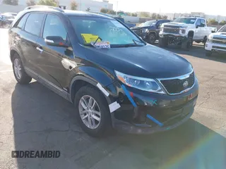 2015 Kia Sorento LX with VIN 5XYKTDA73FG599658, listed as a IAAI auction lot 41740995 with 186,923 mi miles and . Bid and sale history available at DreamBid. Image 1.