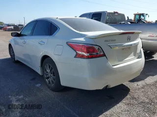 2015 Nissan Altima 2.5 z VIN 1N4AL3AP4FC469081, wystawiony jako IAAI lot #41982777 z przebiegiem 208 731 mil mil oraz . Historia ofert i sprzedaży dostępna na DreamBid. Obrazek 3.