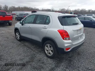 2018 Chevrolet Trax LS with VIN KL7CJNSB3JB568140, listed as a IAAI auction lot 41906602 with 137,506 mi miles and . Bid and sale history available at carsss.com. Image 3.