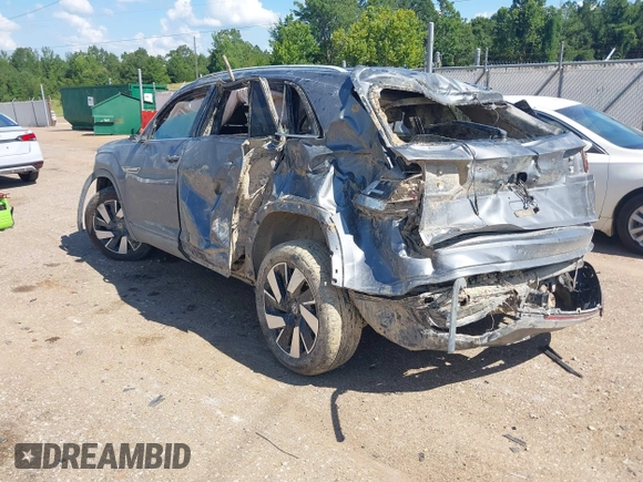 2024 Volkswagen Atlas SE with VIN 1V2HE2CA2RC216298, listed as a IAAI auction lot 42732914 with Not provided miles and . Bid and sale history available at DreamBid. Image 3.