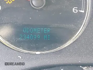 2007 Chevrolet Tahoe LT z VIN 1GNFC13J97J100573, wystawiony jako IAAI lot #42450311 z przebiegiem 234 099 mil mil oraz . Historia ofert i sprzedaży dostępna na DreamBid. Obrazek 12.