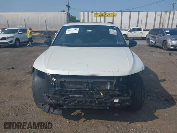 2023 Volkswagen Tiguan SE R-Line Black z VIN 3VV8B7AX9PM055640, wystawiony jako IAAI lot #42411380 z przebiegiem 68 922 mil mil oraz . Historia ofert i sprzedaży dostępna na DreamBid. Obrazek 11.