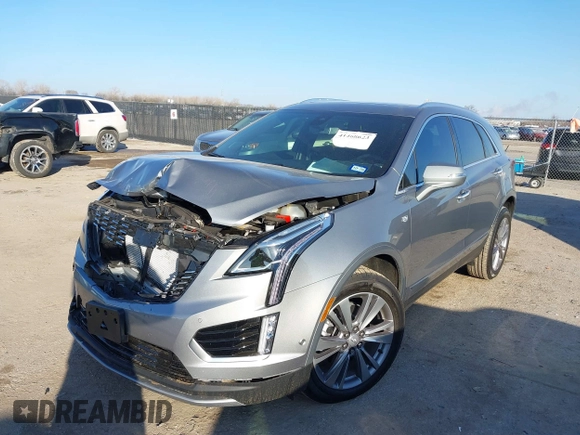 2025 Cadillac XT5 FWD Premium Luxury with VIN 1GYKNCRS7SZ104526, listed as a IAAI auction lot 41468623 with 3,896 mi miles. Bid and sale history available at carsss.com. Image 17.