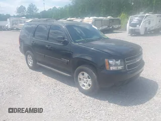2009 Chevrolet Tahoe 2LT z VIN 1GNFK230X9R234870, wystawiony jako IAAI lot #42172543 z przebiegiem 236 915 mil mil oraz . Historia ofert i sprzedaży dostępna na DreamBid. Obrazek 1.