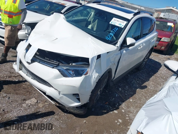2018 Toyota RAV4 XLE с VIN JTMWFREV9JJ742409, выставлен на аукционе IAAI как лот 42307225 с пробегом 60 738 миль миль и . История ставок и продаж доступна на DreamBid. Изображение 18.