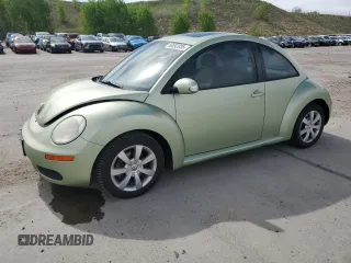 2008 Volkswagen Beetle S z VIN 3VWRW31C48M510132, wystawiony jako Copart lot #56692935 z przebiegiem 125 154 mil mil oraz Szkody całkowita. Historia ofert i sprzedaży dostępna na DreamBid. Obrazek 1.