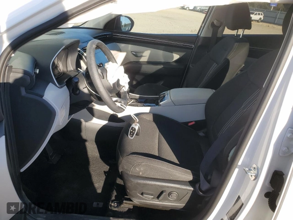 2024 Hyundai Tucson SEL with VIN 5NMJBCDE1RH353642, listed as a Copart auction lot 77195424 with 15,911 mi miles and Salvage Title. Bid and sale history available at carsss.com. Image 7.