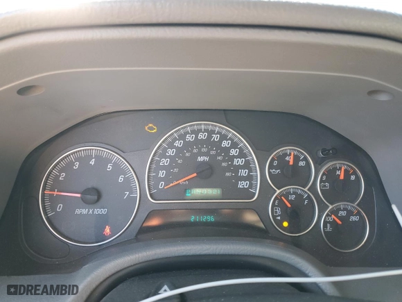 2005 GMC Envoy SLE with VIN 1GKDT13S352368586, listed as a Copart auction lot 47045245 with 211,296 mi miles and Salvage Title. Bid and sale history available at carsss.com. Image 9.