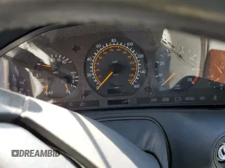 1992 Mercedes-Benz 500 с VIN WDBFA66E1NF048915, выставлен на аукционе Copart как лот 54102485 с пробегом Не указан миль и Чистый • Clean title. История ставок и продаж доступна на DreamBid. Изображение 9.
