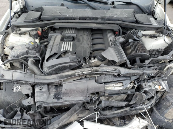 2011 BMW 3 Series 328i xDrive z VIN WBAPK5G54BNN51901, wystawiony jako Copart lot #53921885 z przebiegiem Nie podano mil oraz Szkody całkowita. Historia ofert i sprzedaży dostępna na DreamBid. Obrazek 11.