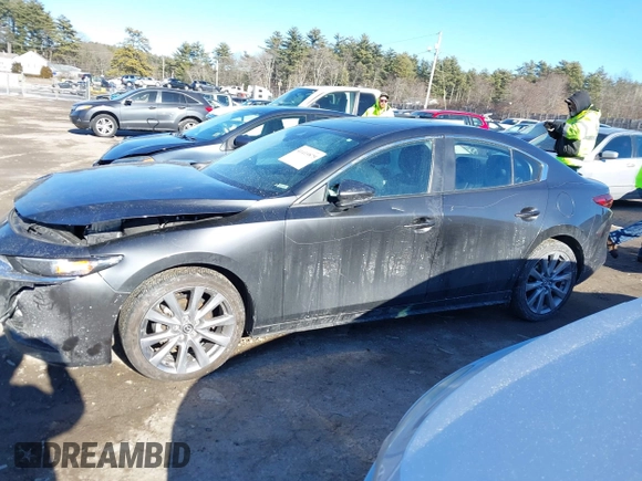 2022 Mazda 3 Carbon Edition z VIN 3MZBPACL4NM309701, wystawiony jako IAAI lot #41419875 z przebiegiem 23 819 mil mil oraz . Historia ofert i sprzedaży dostępna na DreamBid. Obrazek 14.