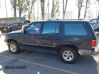 1997 Ford Explorer XL z VIN 1FMDU32E5VUA59508, wystawiony jako IAAI lot #41608736 z przebiegiem 268 377 mil mil oraz . Historia ofert i sprzedaży dostępna na DreamBid. Obrazek 14.