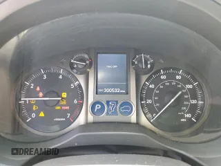 2014 Lexus GX 460 z VIN JTJBM7FX9E5066628, wystawiony jako Copart lot #56499315 z przebiegiem 300 532 mil mil oraz Tytuł czysty. Historia ofert i sprzedaży dostępna na DreamBid. Obrazek 9.