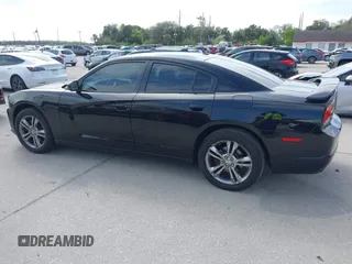 2013 Dodge Charger SXT z VIN 2C3CDXJG2DH528683, wystawiony jako IAAI lot #41644348 z przebiegiem 124 157 mil mil oraz . Historia ofert i sprzedaży dostępna na DreamBid. Obrazek 3.