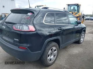 2019 Jeep Cherokee Latitude with VIN 1C4PJMCX9KD255382, listed as a IAAI auction lot 41903951 with 139,741 mi miles. Bid and sale history available at carsss.com. Image 4.