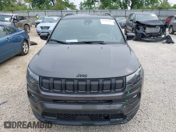 2022 Jeep Compass Latitude z VIN 3C4NJDBBXNT194359, wystawiony jako IAAI lot #42434355 z przebiegiem 45 090 mil mil oraz . Historia ofert i sprzedaży dostępna na DreamBid. Obrazek 13.