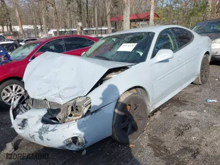 2007 Pontiac Grand Prix with VIN 2G2WP552871118880, listed as a IAAI auction lot 41576538 with 168,972 mi miles. Bid and sale history available at carsss.com. Image 2.