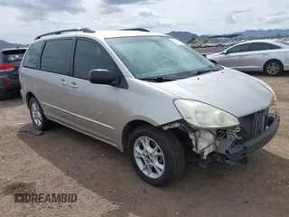 2005 Toyota Sienna LE with VIN 5TDBA23C95S052383, listed as a IAAI auction lot 41804026 with 203,429 mi miles. Bid and sale history available at carsss.com. Image 1.